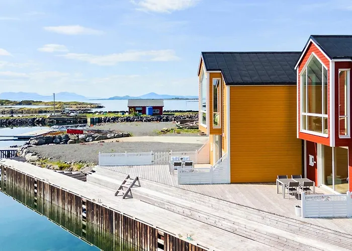 8 Person In Sandoy Finnøy