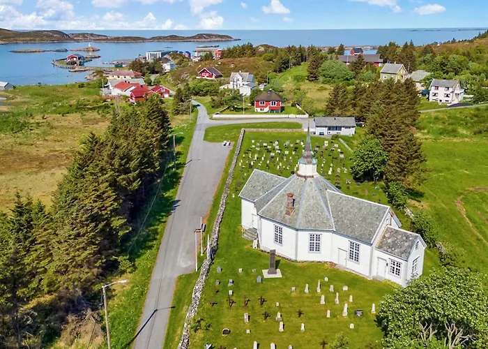 Semesterbostad 8 Person In Sandoy *