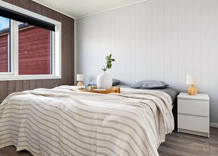 Semesterbostad 8 Person In Sandoy *